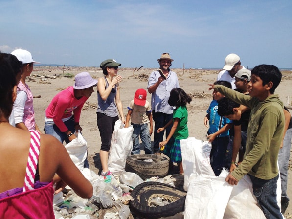 De la Reguera and volunteers clean the beach at Chalchihuecan, Veracruz in October, 2013.