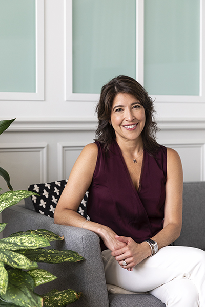 Marisa Moret Hosts a Community Platform at Airbnb - Hispanic Executive