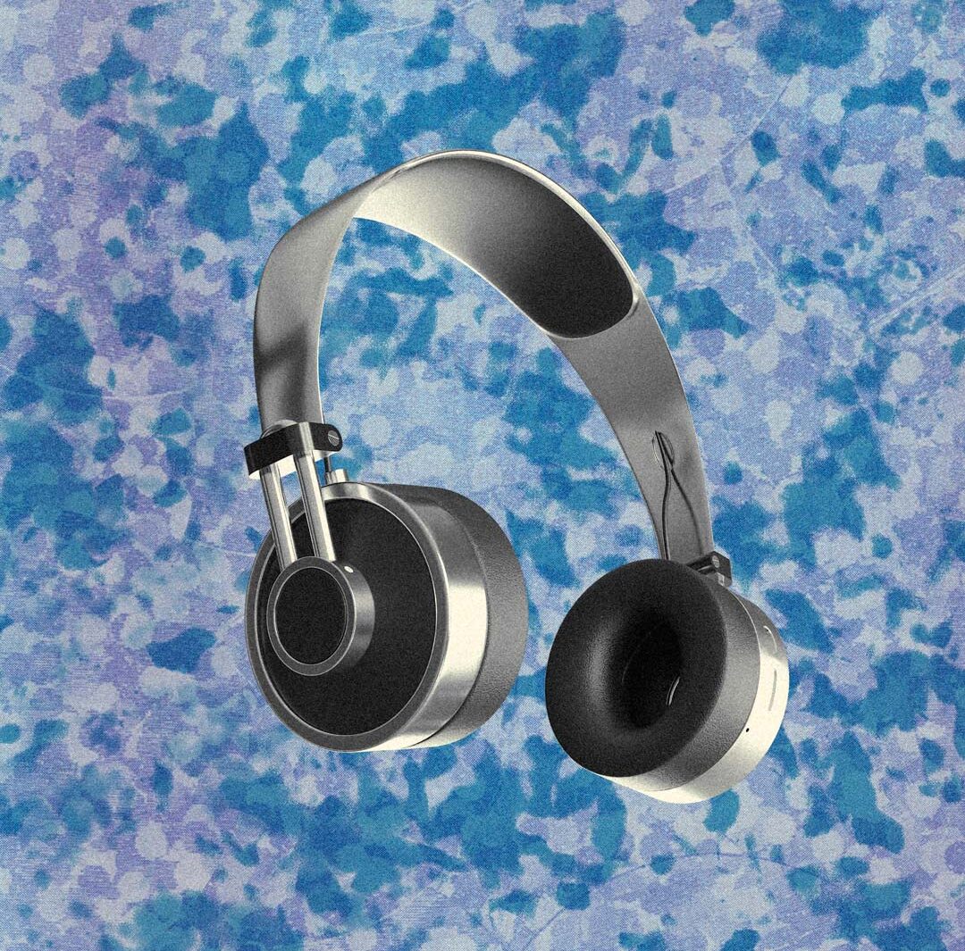 Podcasts Latino Professionals Are Listening to Right Now